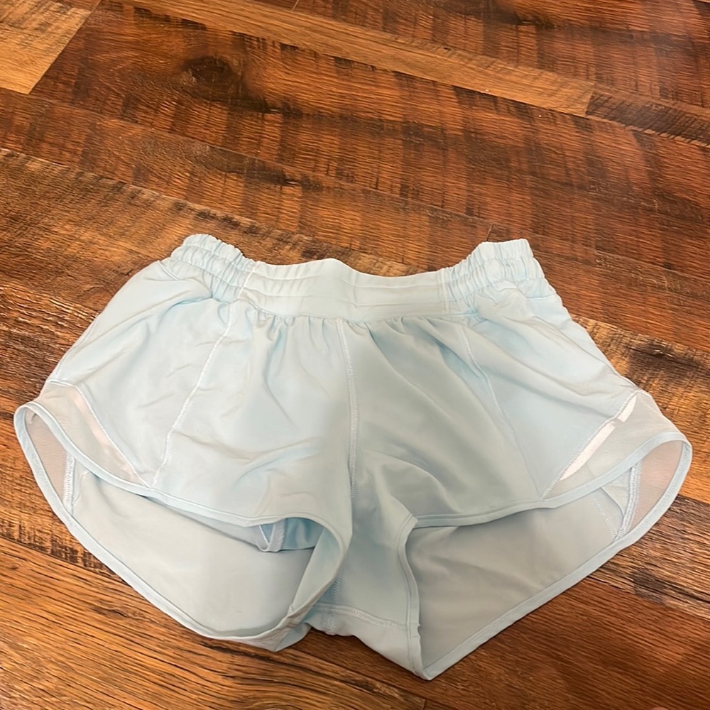 Size 6 hotty hot short 2.5 inch